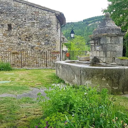 Maison conviviale avec jardin à Revest-des-Brousses Galijasevici